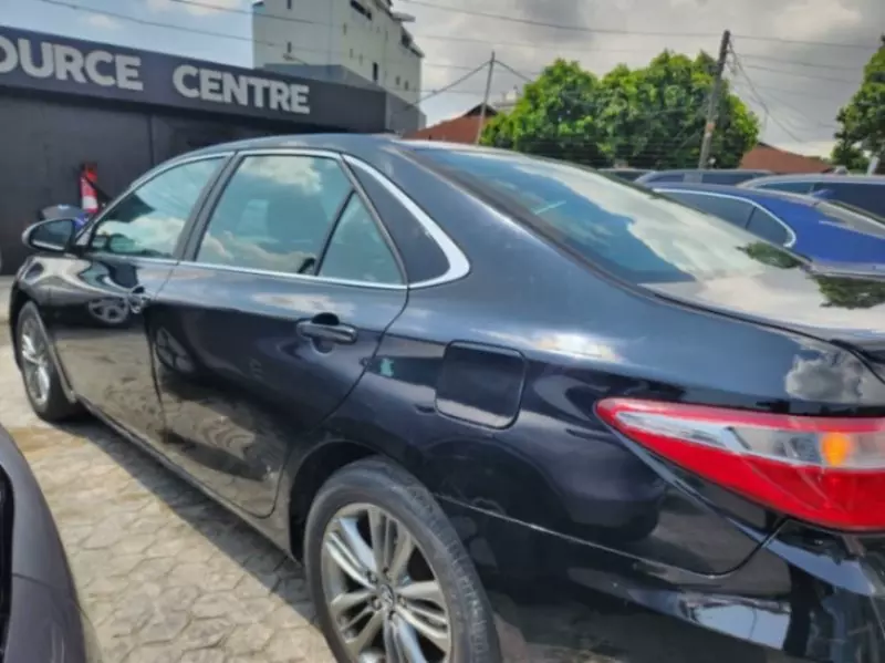 Toyota Camry - 2017