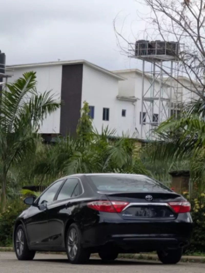 Toyota Camry   - 2016