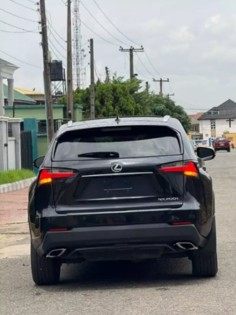 Lexus NX   - 2017