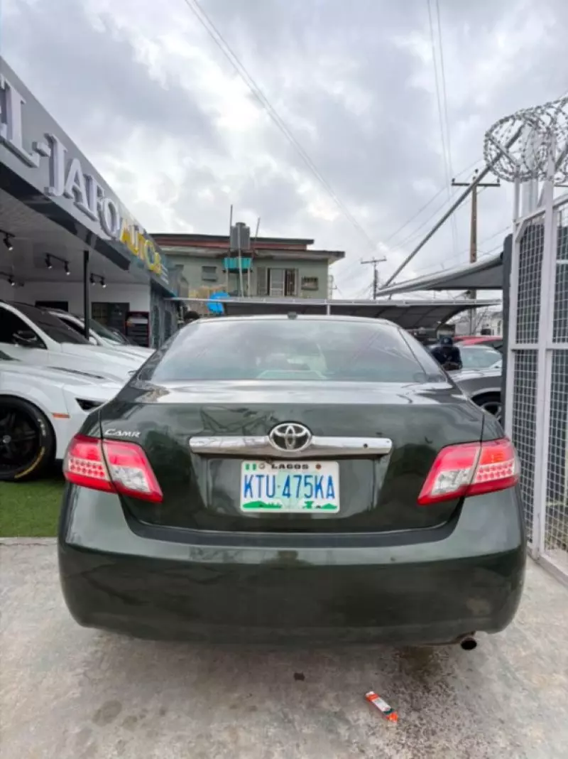 TOYOTA Camry - 2011