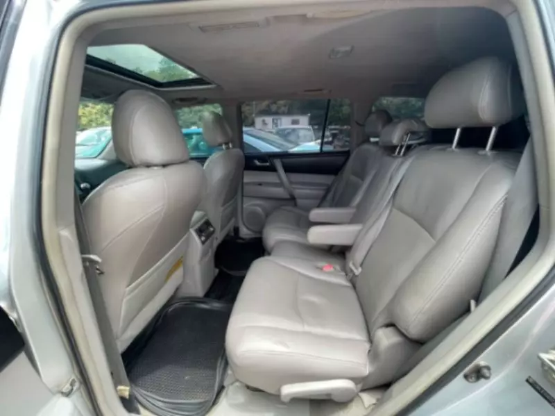 TOYOTA Highlander - 2010