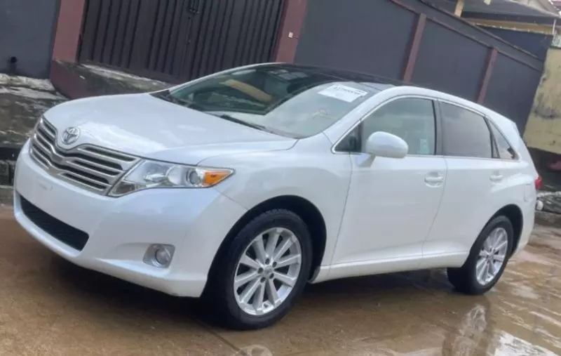 Toyota Venza   - 2011