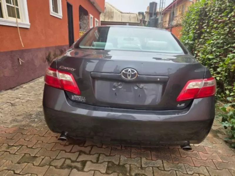 TOYOTA Camry - 2009