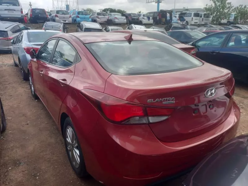 Hyundai Elantra   - 2015