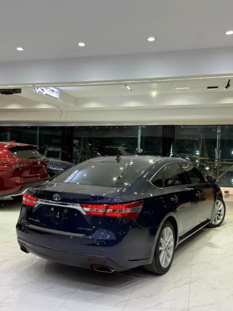Toyota Avalon   - 2014