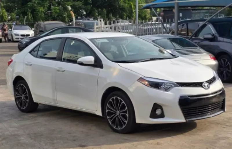 Toyota Corolla   - 2015