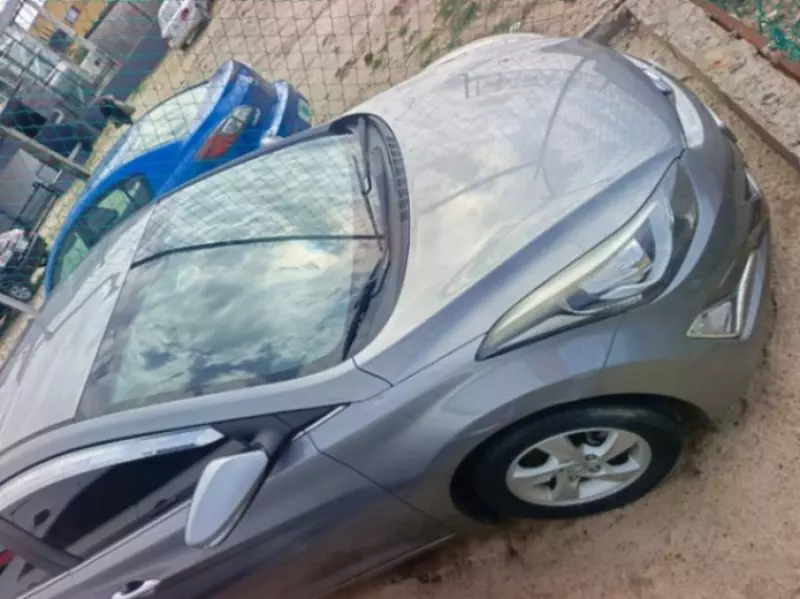 Hyundai Avente   - 2012