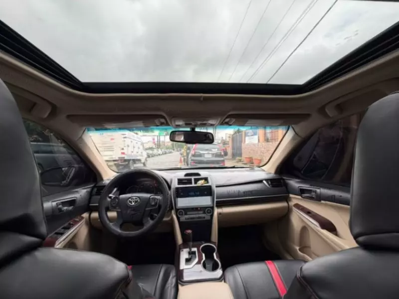 TOYOTA Camry - 2012