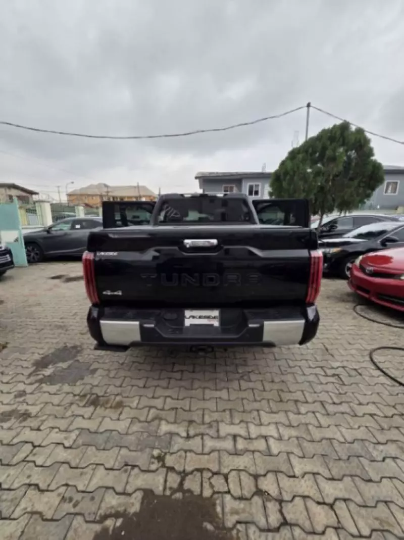 Toyota Tundra   - 2024