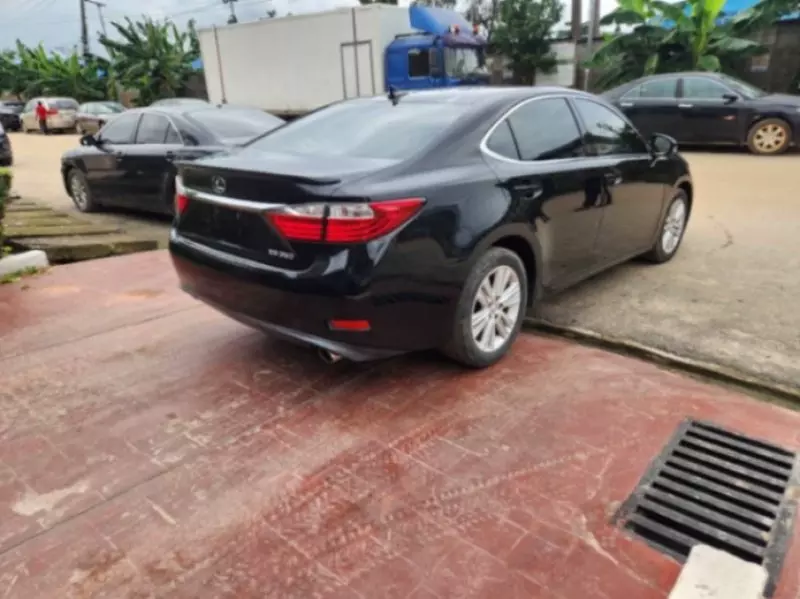 Lexus ES   - 2013