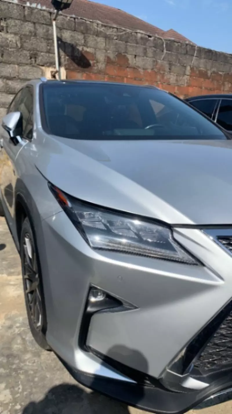 Lexus RX   - 2019