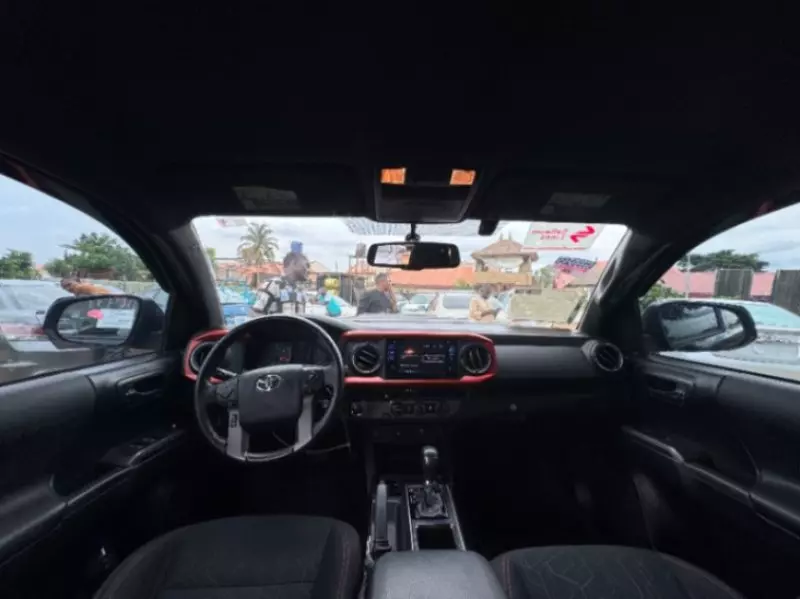 Toyota Tacoma   - 2016
