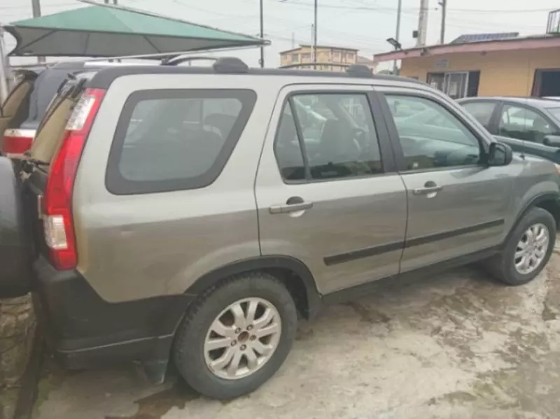 Honda CR-V   - 2005