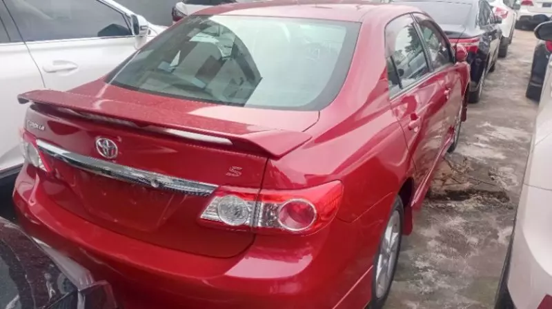 TOYOTA Corolla   - 2012