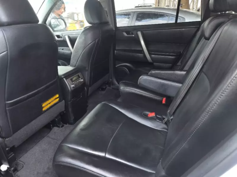 Toyota Highlander   - 2013