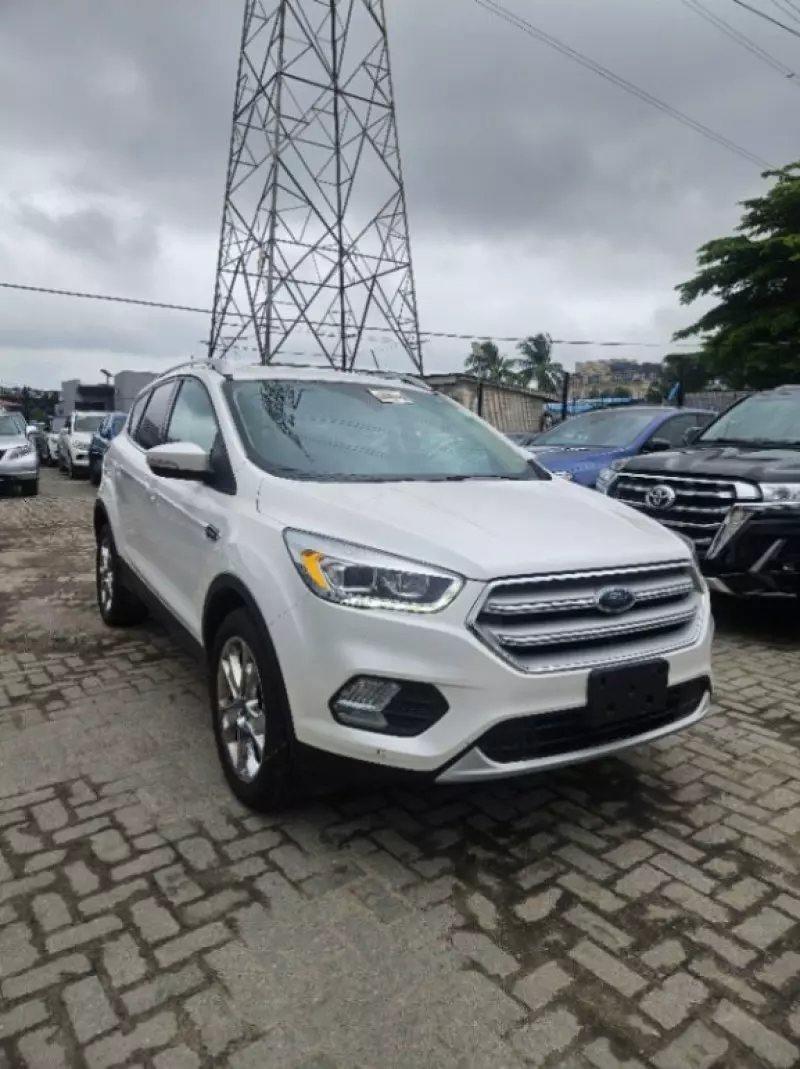 Ford Escape   - 2019