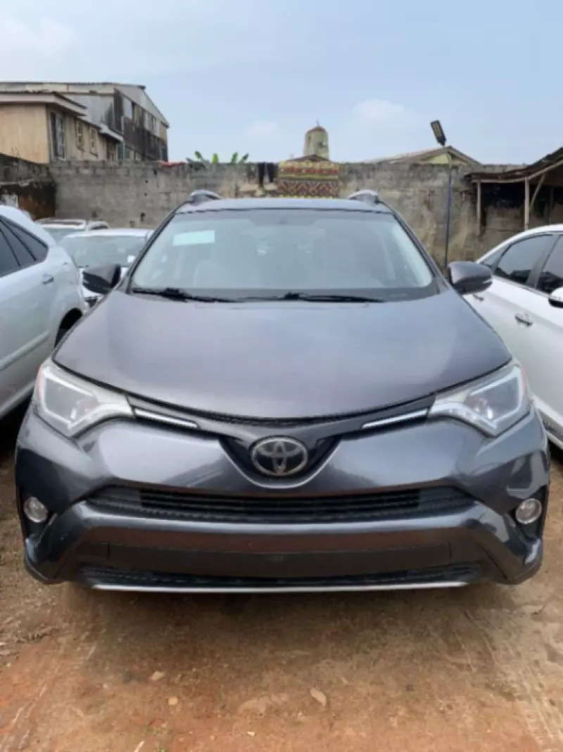 Toyota RAV 4   - 2017