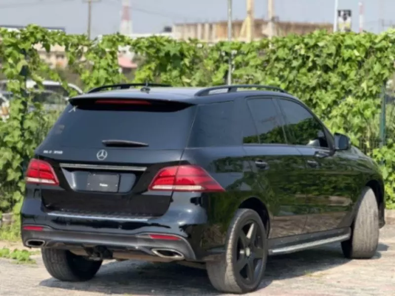 Mercedes-Benz GLE-Class   - 2017