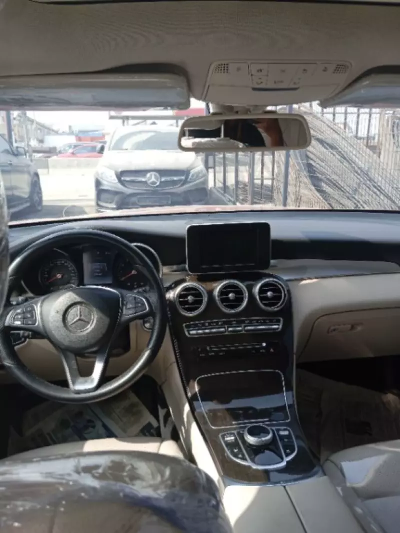 Mercedes-Benz GLC 300   - 2017