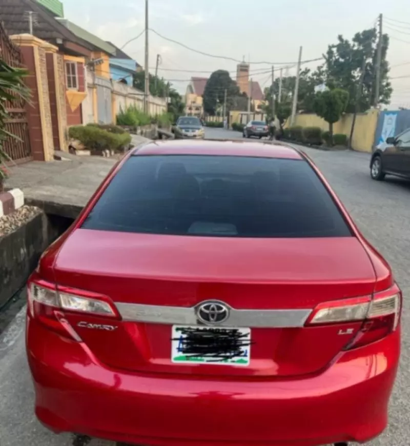 Toyota Camry   - 2012