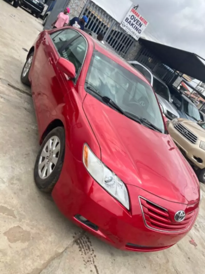 Toyota Camry   - 2009