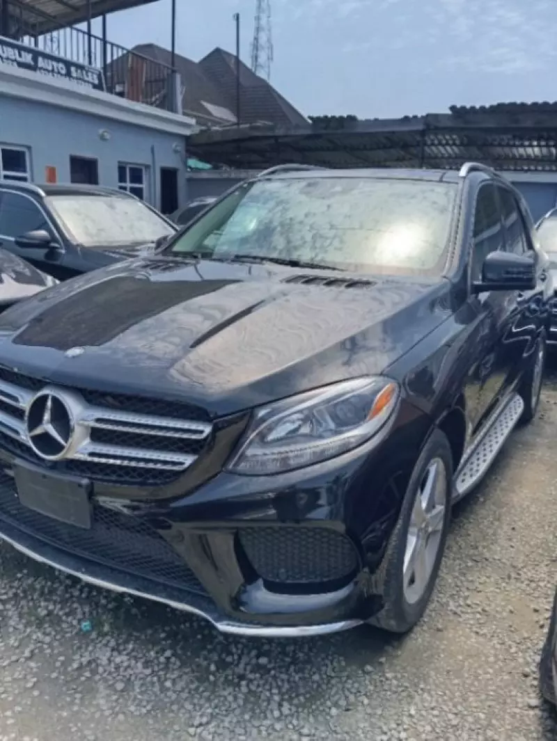Mercedes-Benz GLE 350 - 2016