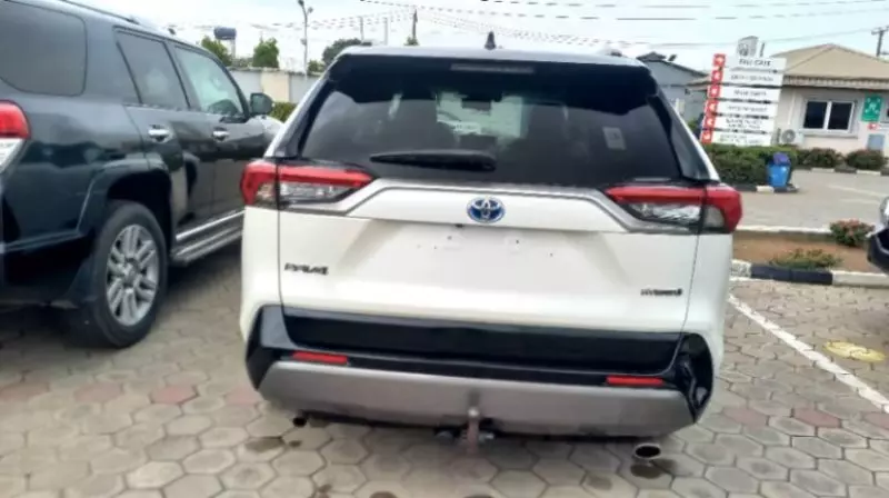 Toyota RAV 4   - 2020
