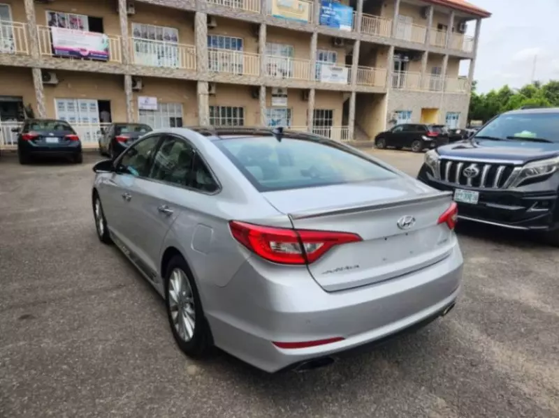 Hyundai Sonata   - 2015