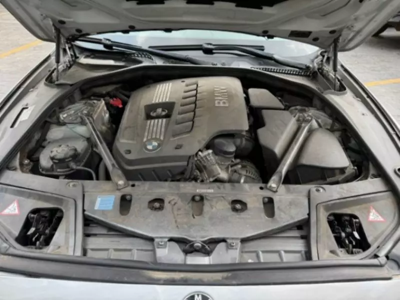 BMW 528i   - 2011