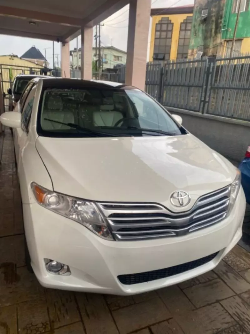 Toyota Venza   - 2012