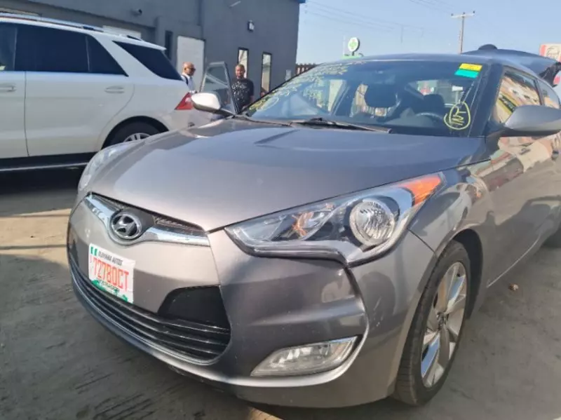 Hyundai Veloster   - 2016