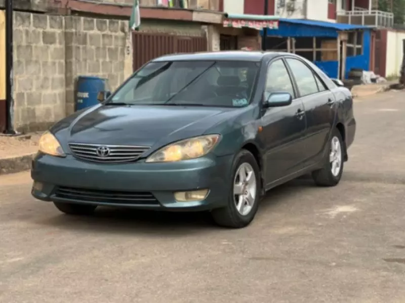 Toyota Camry   - 2002
