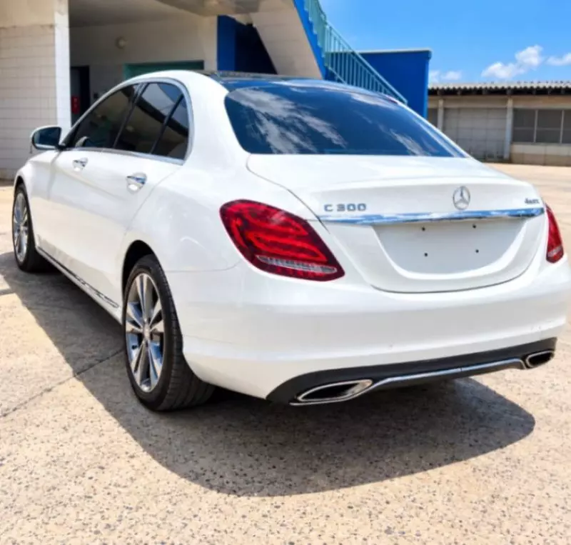 Mercedes-Benz C-class   - 2015