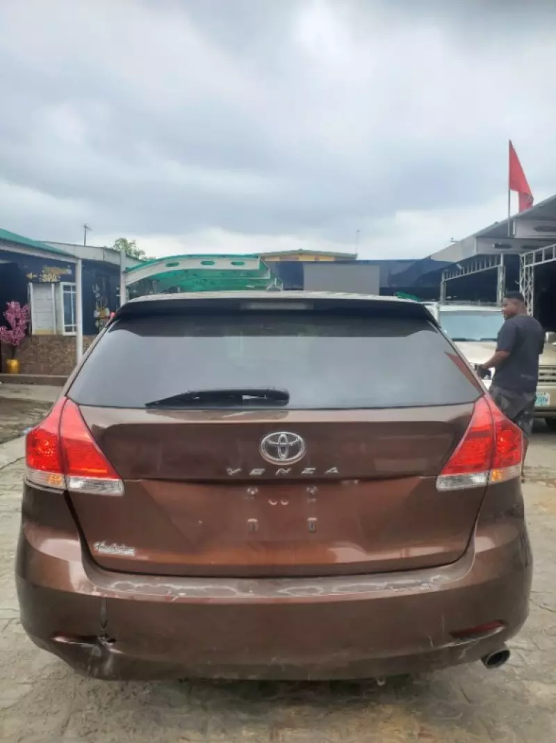 TOYOTA Venza   - 2010