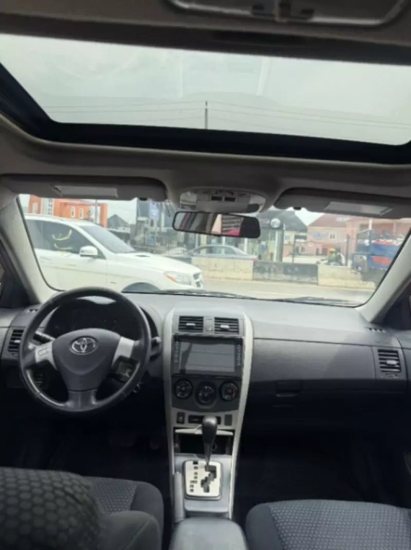 Toyota Corolla   - 2009