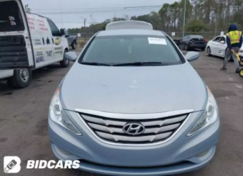 Hyundai Sonata   - 2011