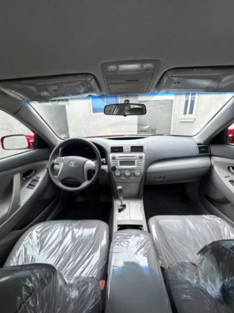 TOYOTA Camry   - 2010