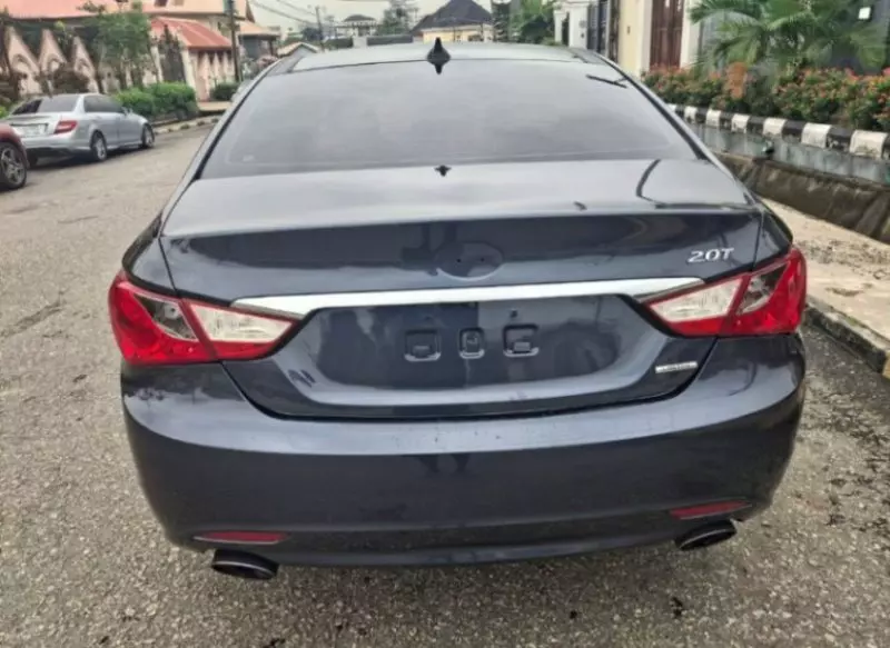 Hyundai Sonata   - 2013
