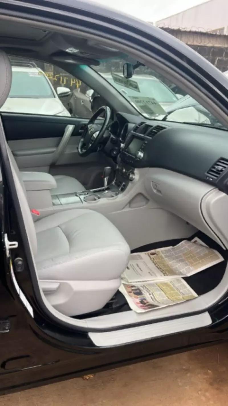 TOYOTA Highlander   - 2012