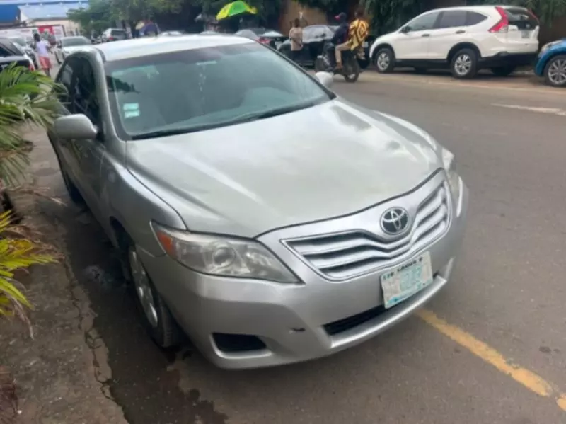 TOYOTA Camry   - 2011