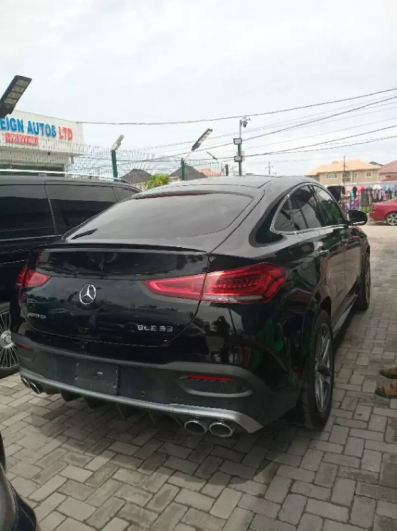 Mercedes-Benz GLE 53 S   - 2021