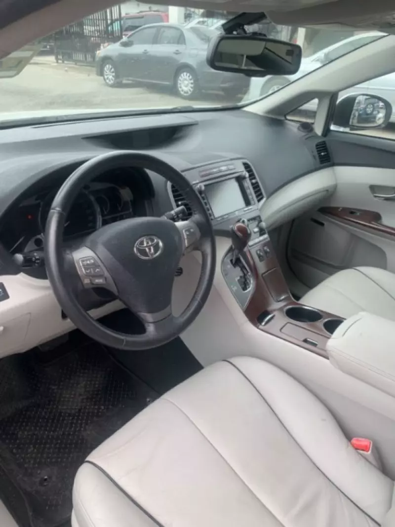TOYOTA Venza   - 2012