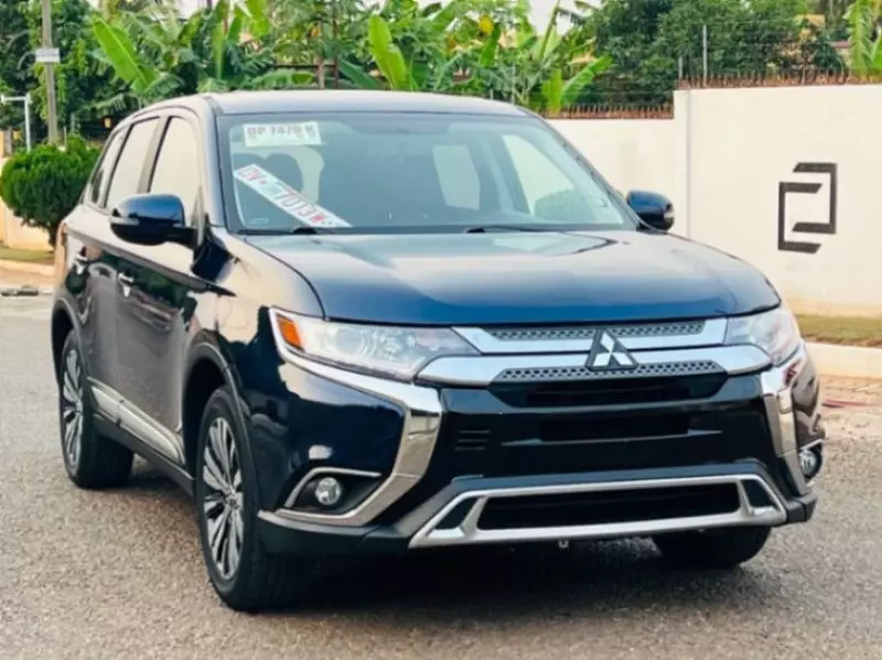 Mitsubishi OUTLANDER   - 2019