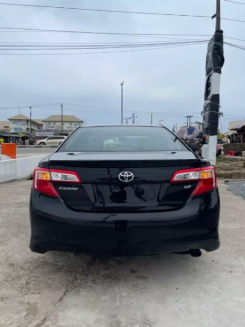 TOYOTA Camry   - 2012
