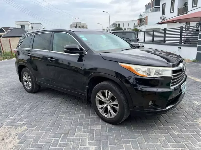 Toyota Highlander   - 2014