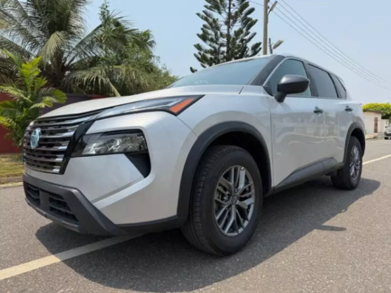 Nissan Rogue   - 2024