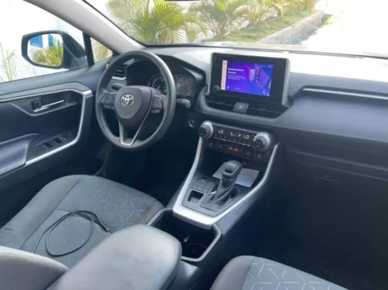 TOYOTA Rav4   - 2025