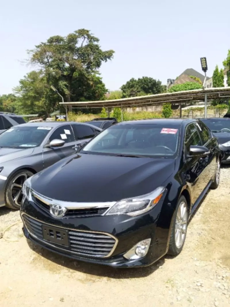 Toyota Avalon   - 2013