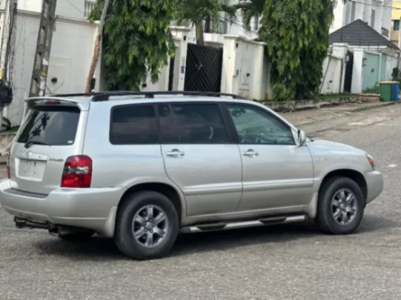 Toyota Highlander   - 2005