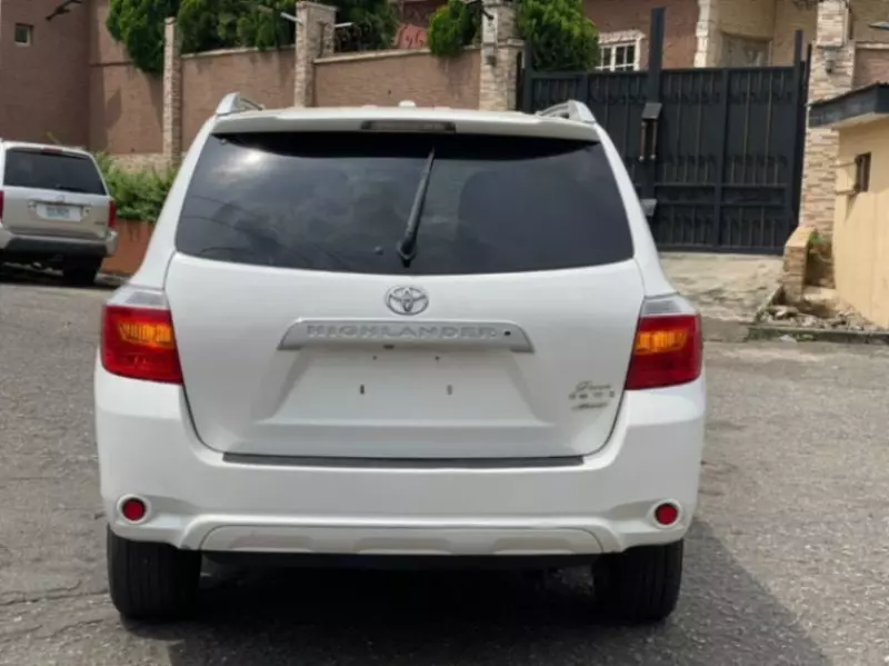 TOYOTA Highlander   - 2011